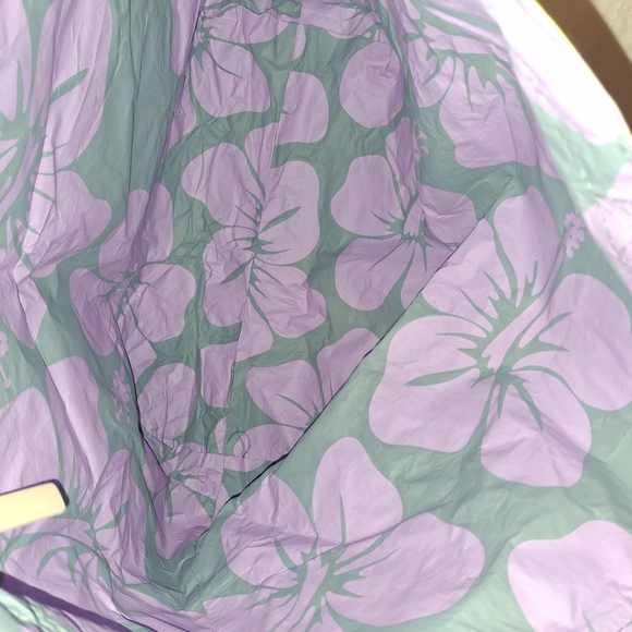 ALOHA Collection Yellow and Gray Floral Accessory - Picture 3 of 3